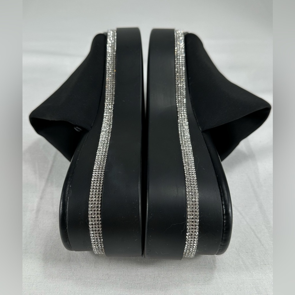 Juicy Couture Black Sandals with Metallic Accents Size-6 - Picture 7 of 12